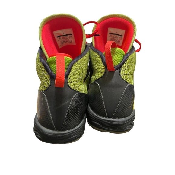 Athletic_Shoes